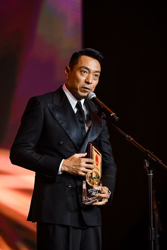 上汽大众帕萨特Pro之夜上百部作品见证演艺生涯：姜皓文获新时代国际电影节最佳男配